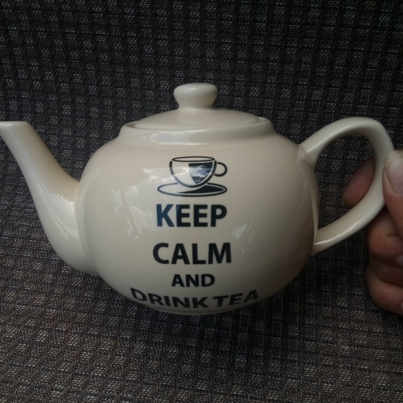 KY. ESTATE! KEEP CALM & DRINK TEA TEAPOT - Picture 2 of 7